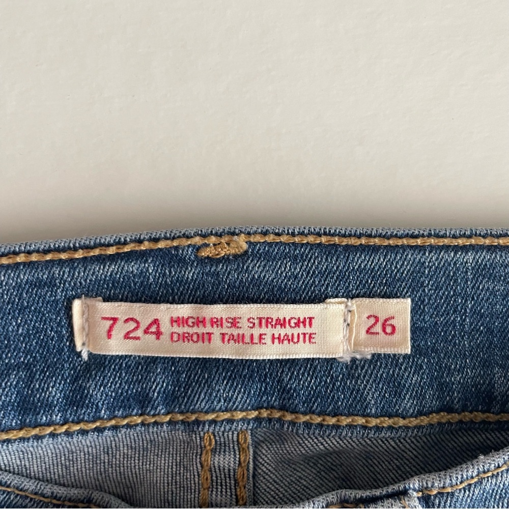 Aritzia LEVIS 726 High Rise Straight Jeans Size 26 light wash distressed Demin - Picture 9 of 13